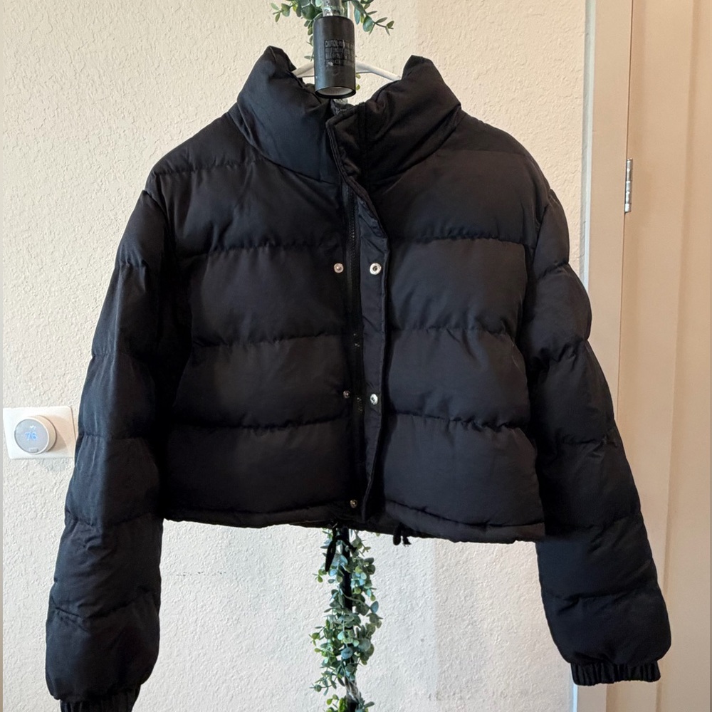 SHEIN Classic Black Cropped Puffer Jacket
